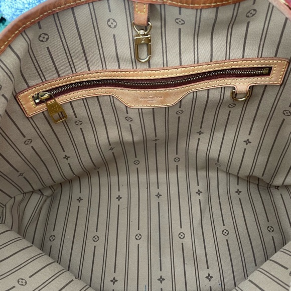 Authentic Louis Vuitton Delightful MM handbag - Picture 4 of 15